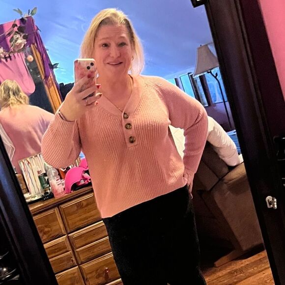 Time & Tru Medium Pink Cropped Sweater W/ Buttons - Picture 1 of 12